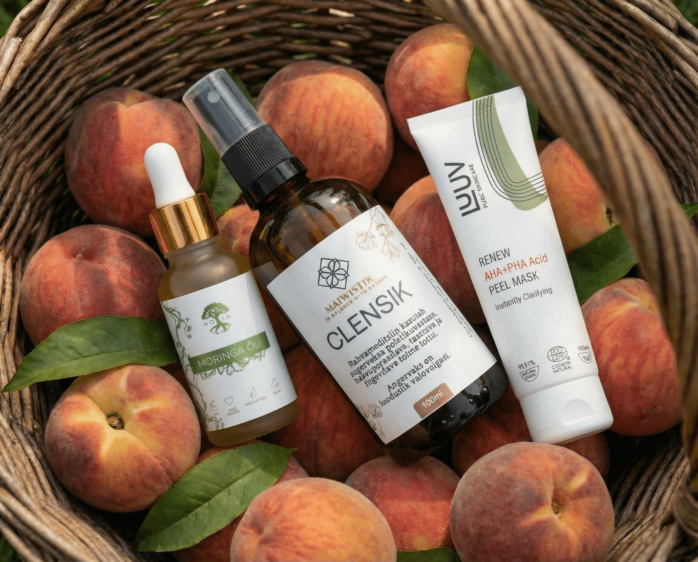 Ansiktsvård med naturliga ingredienser - éclore kollektion av serum, cleansing och face mask