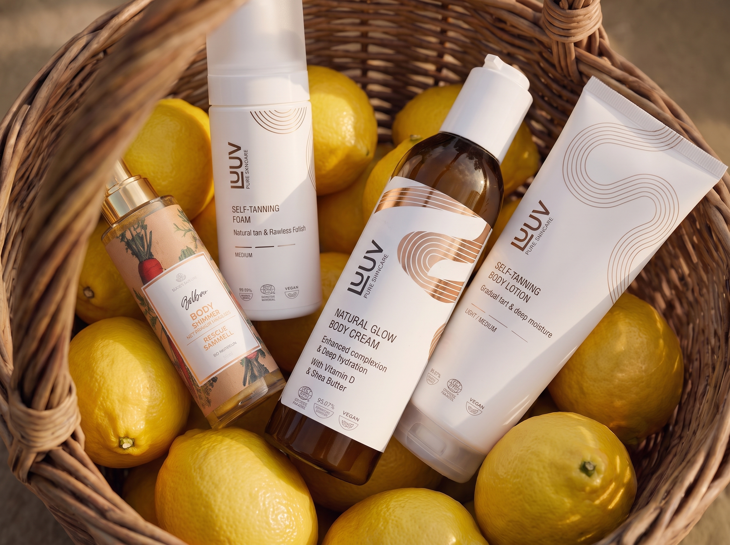 veganska brun utan sol-produkter i citronkorg – self-tanning foam, natural glow body cream och body lotion