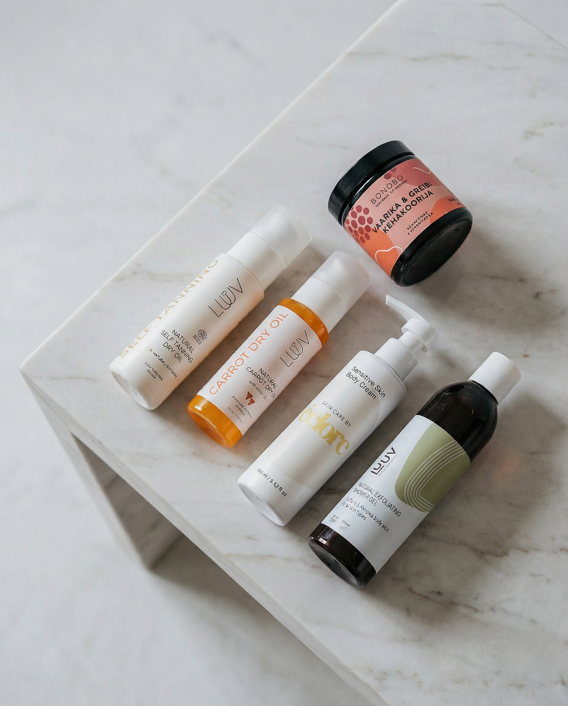 Kroppsvård från éclore - Naturliga produkter för exfoliering, återfuktning och mjuk hud