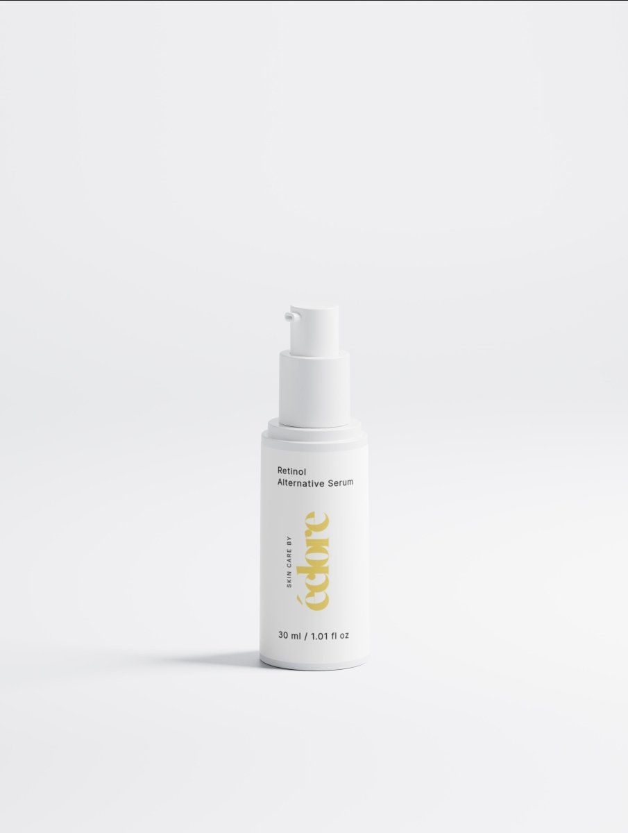 Vit pumpflaska med Retinol Alternative Serum från éclore, 30 ml, minimalistisk design med gul logotyp