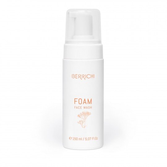Vit pumpflaska med ansiktsrengöring från Iberriochi, 150ml foam face wash med minimalistisk design och rosa text