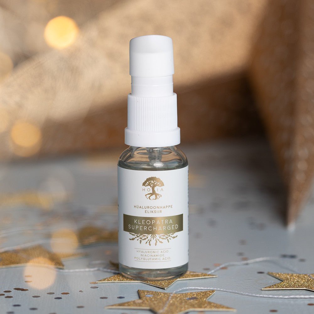 Hyaluronic Acid Elixir Kleopatra SUPERCHARGED sprayflaska 20ml med vit pumptopp och klar glasflaska på ljus bakgrund